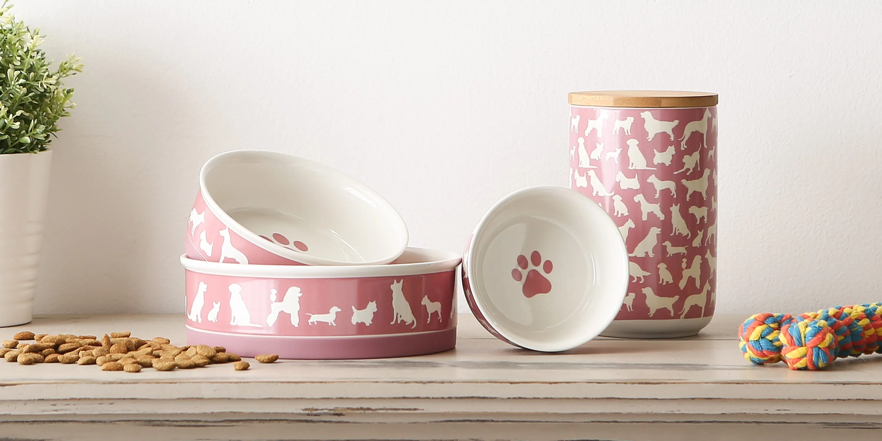 Rose Dog Show Pet Bowl Set/2, Large 3.75 C. Capacity