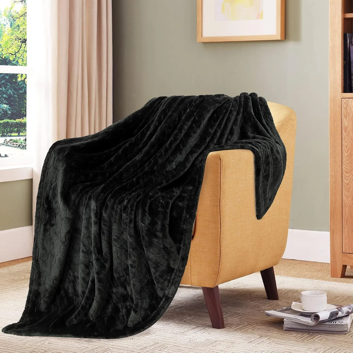 TOONOW Fleece Bed Blanket Queen Size 90x90 inches, Super Soft Fluffy Fuzzy Plush Blanket Geometric Pattern Cozy Microfiber Flannel Blankets for Couch, Bed, Sofa, Black